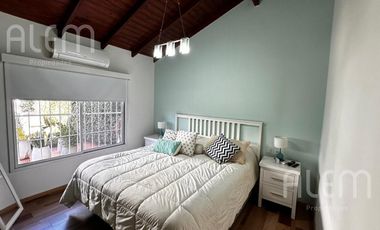 Casa de 5 ambientes en venta en Luis Guillon