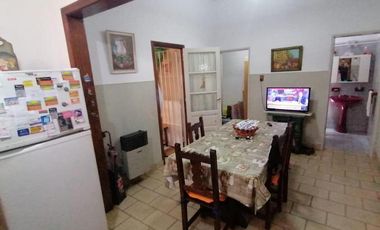 Chalet de tres ambientes y dependencias muy bien ubicado