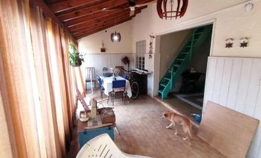 Chalet de tres ambientes y dependencias muy bien ubicado