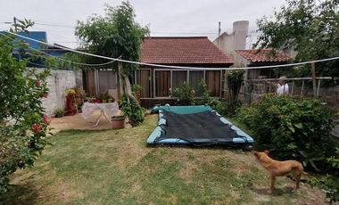 Chalet de tres ambientes y dependencias muy bien ubicado