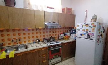 Chalet de tres ambientes y dependencias muy bien ubicado