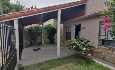 Chalet de tres ambientes y dependencias muy bien ubicado