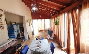 Chalet de tres ambientes y dependencias muy bien ubicado