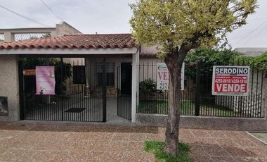 Chalet de tres ambientes y dependencias muy bien ubicado