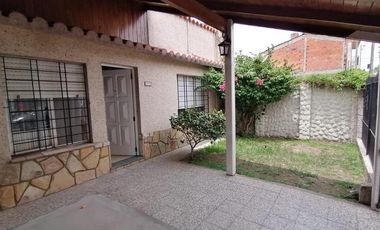 Chalet de tres ambientes y dependencias muy bien ubicado