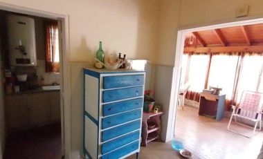 Chalet de tres ambientes y dependencias muy bien ubicado