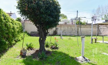 VENTA DE PH AL FONDO CON GRAN PARQUE DE 233M A RECICLAR. TURDERA-LOMAS DE ZAMORA.