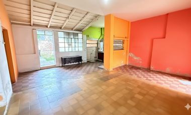 Casa de 3 dormitorios a restaurar en VENTA, Crisóstomo Álvarez al 2500, SMT