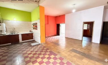 Casa de 3 dormitorios a restaurar en VENTA, Crisóstomo Álvarez al 2500, SMT