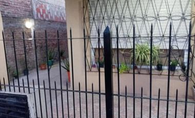 Casa en venta - 2 Dormitorios 1 Baño - Merlo