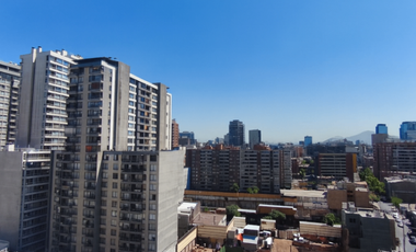 Departamento en arriendo c/ estacionamiento en Centro Histórico de Santiago