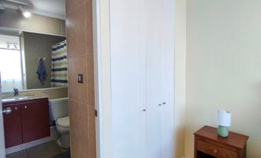 Departamento en arriendo c/ estacionamiento en Centro Histórico de Santiago