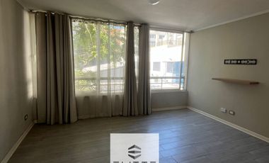 Departamento en venta c/ estacionamiento en Centro Histórico de Santiago