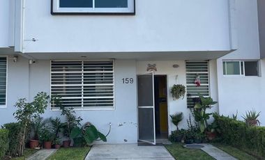 Renta Casa 3 Recámaras en Tesistán Country Residencial con Alberca y Excelente Ubicación