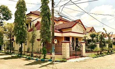 Rumah Mewah Pojok Komplek Merpati Sedati Dekat Bandara Juanda