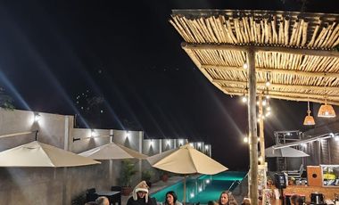 VENTA DE HOTEL EN LUNAHUANÁ CON PISCINA Y ACCESO AL RIO CAÑETE, LIMA, PERÚ