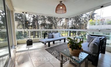 Impecable departamento amoblado en piso 3, Barrio golf vista al golf