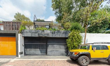 Casa con alberca y cava en la colonia florida