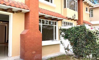 Se renta casa en Conjunto 148 m², 3 Dorm., 1 garaje, sector El Condado $570