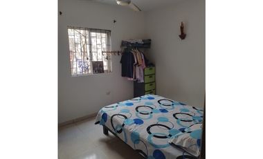 CASA CON APARTAMENTO EN VENTA EN LOS ROBLES MONTERA