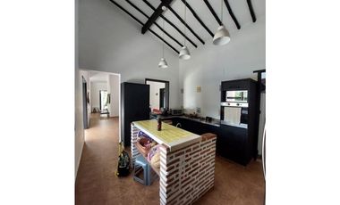 Casa campestre en venta en conjunto cerrado en Montería