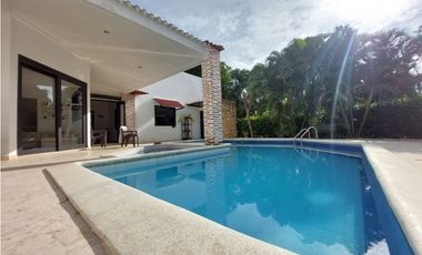 Casa campestre en venta en conjunto cerrado en Montería