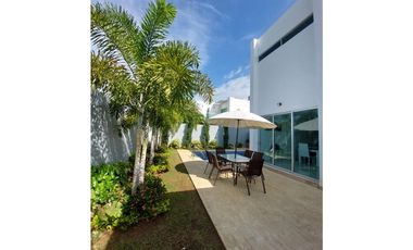 CASA  EN PICACHO CON PISCINA - CONJUNTO CERRADO