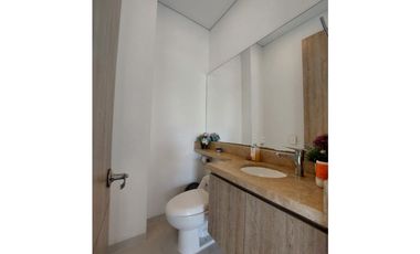 CASA  EN PICACHO CON PISCINA - CONJUNTO CERRADO