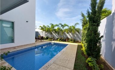 CASA  EN PICACHO CON PISCINA - CONJUNTO CERRADO