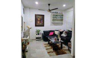 CASA EN VENTA EN CONJUNTO CERRADO EN LA CASTELLANA MONTERA