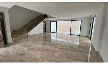 CASA CON PISCINA EN CONJUNTO CERRADO PARA ESTRENAR EN MONTERIA