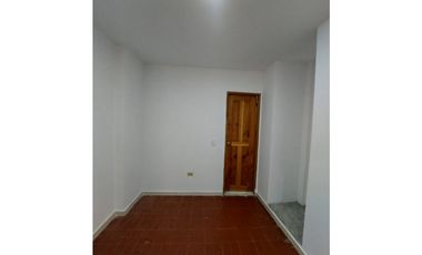 VENDE  CASA BIFAMILIAR EN 1ER PISO B/ PASATIEMPO