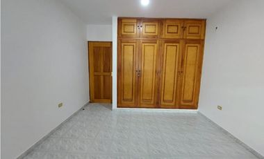 VENDE  CASA BIFAMILIAR EN 1ER PISO B/ PASATIEMPO