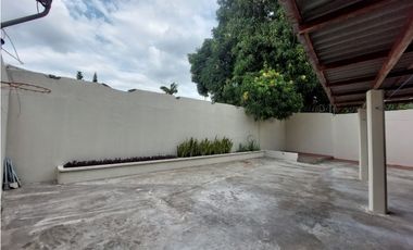 VENDE  CASA BIFAMILIAR EN 1ER PISO B/ PASATIEMPO
