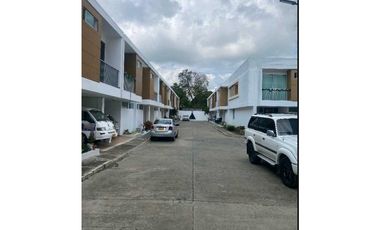 CASA EN VENTA ESQUINERA CONJUNTO CERRADO
