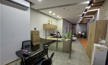 OFICINA EN VENTA O ARRIENDO EN PLACES MALL 58 m2 + PARQUEADERO