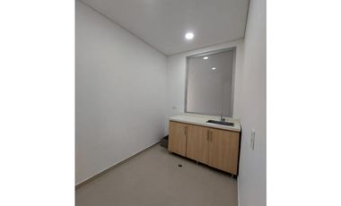 OFICINA + PARQUEADERO EN VENTA  SEXTA AVENIDA