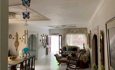 CASA EN VENTA EN LOS LAURELES CERCA AL CC ALAMEDAS DEL SINU