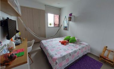 APARTAMENTO EN VENTA O ARRIENDO AMOBLADO B/ EL RECREO