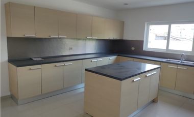 VENDE  APARTAMENTO EN EL BARRIO EL RECREO EN MONTERIA