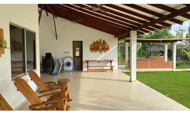 VENDE CASA EN CONJUNTO CERRADO VIA  A PLANETA RICA