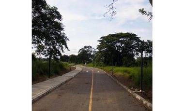 VENDE LOTE EN CONJUNTO CERRADO EN MONTERIA CORDOBA