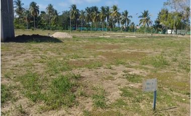 Lote cerca al mar en Moñitos Cordoba en condominio SandVille