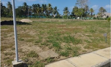 Lote cerca al mar en Moñitos Cordoba en condominio SandVille