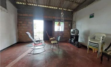 CASA EN VENTA EN BARRIO EL DORADO MONTERA