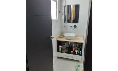 SE VENDE APTO EN EL RECREO