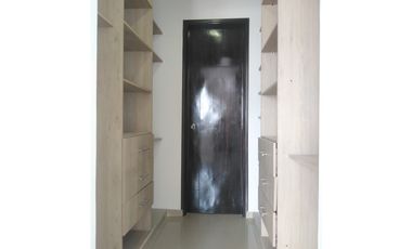 VENDE  APARTAMENTO EN EDF. BOREAL 53