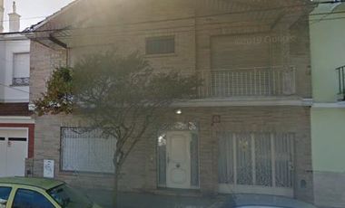 Chalet sobre lote de 270m2 (zonif r4) en La Perla