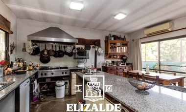 Antartida Argentina  y Dr. Bagnati - Casa con Jardín y pileta - Venta - La Horqueta