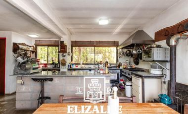 Antartida Argentina  y Dr. Bagnati - Casa con Jardín y pileta - Venta - La Horqueta